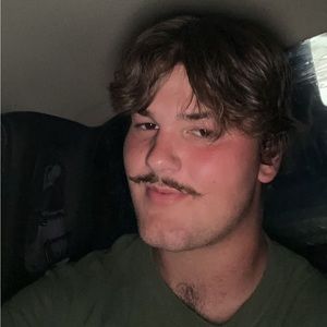 Meet your Posher, Devin